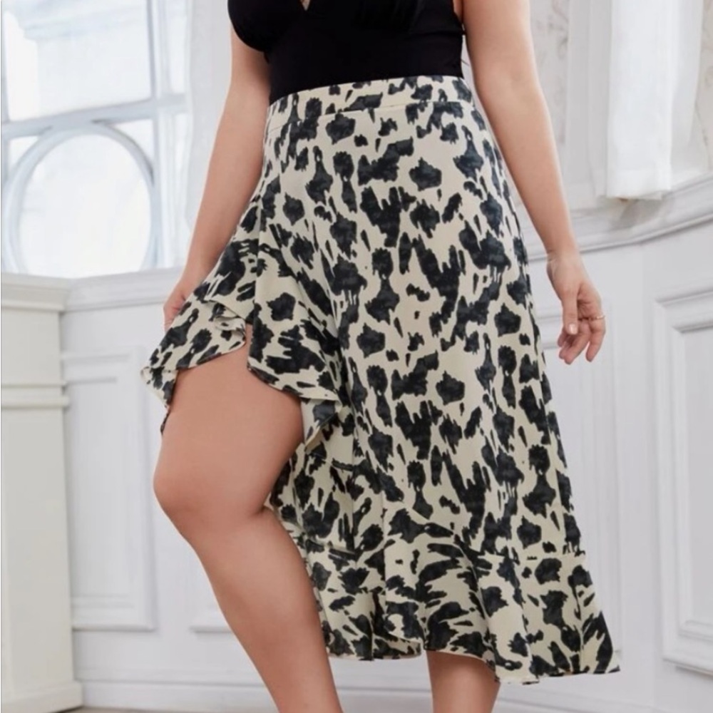 SHEIN Allover print ruffle trim high low skirt